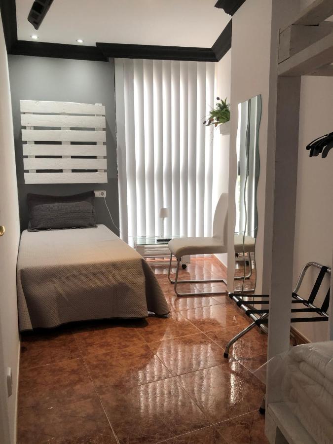 Apartamentos Los Angeles Alcañiz Kültér fotó
