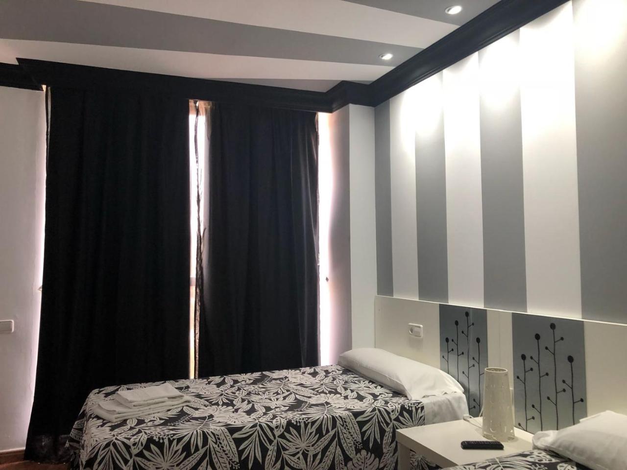 Apartamentos Los Angeles Alcañiz Kültér fotó
